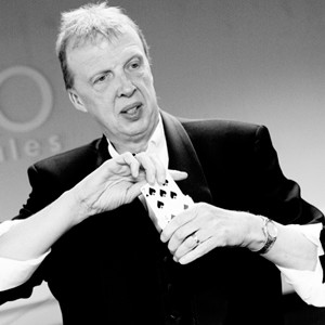 Bernie, Magician