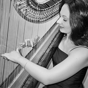 Caroline G (Harpist), Harpist