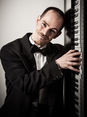 JG Piano (Pianist), Pianist