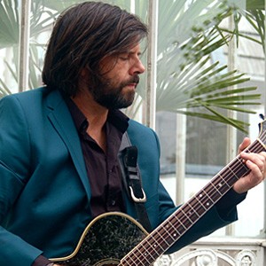 Tim Hedley, Solo Singer/ Guitarist