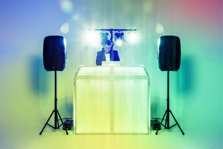 Why Should Your Company Offer Corporate Entertainment For Your Customers, Clients and Suppliers? Why Should Your Company Offer Corporate Entertainment For Your Customers, Clients and Suppliers?