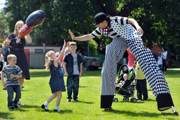 stilt walkers stilt walkers