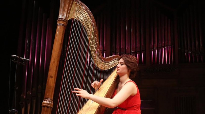 Catalana Harpist