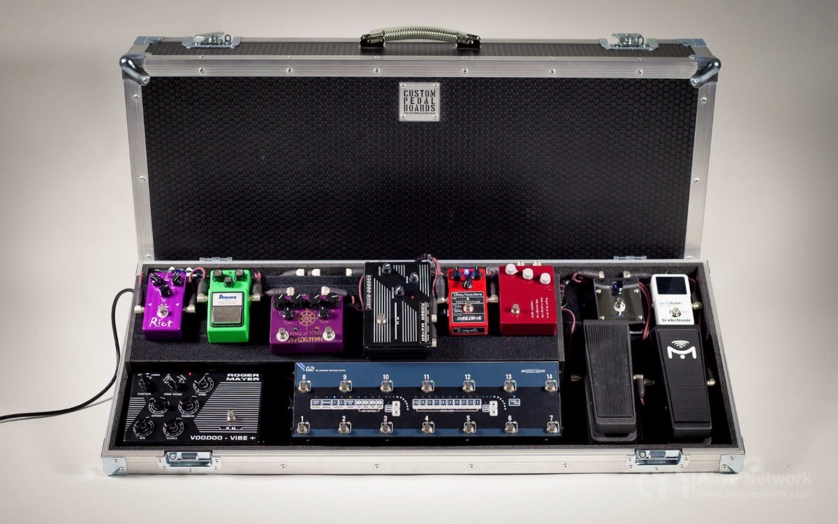 Custom Guitar Pedal Boards Review | Alive Network