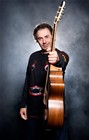 From intermediate to advanced level, Pierre's residential seminars are opened to guitarists from all over the world, amateurs and professionals, playing any style, from various musical horizons, whether acoustic, classical or electric, and whatever the tuning people are familiar with.