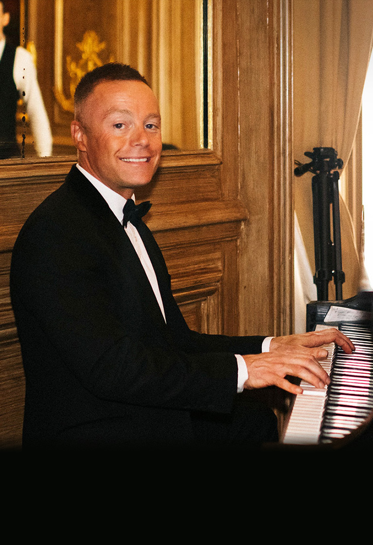 Lee Mathews wedding pianist South East