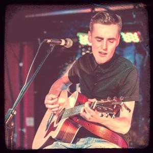 Joe James | Singer Guitarist Hertfordshire | Alive Network