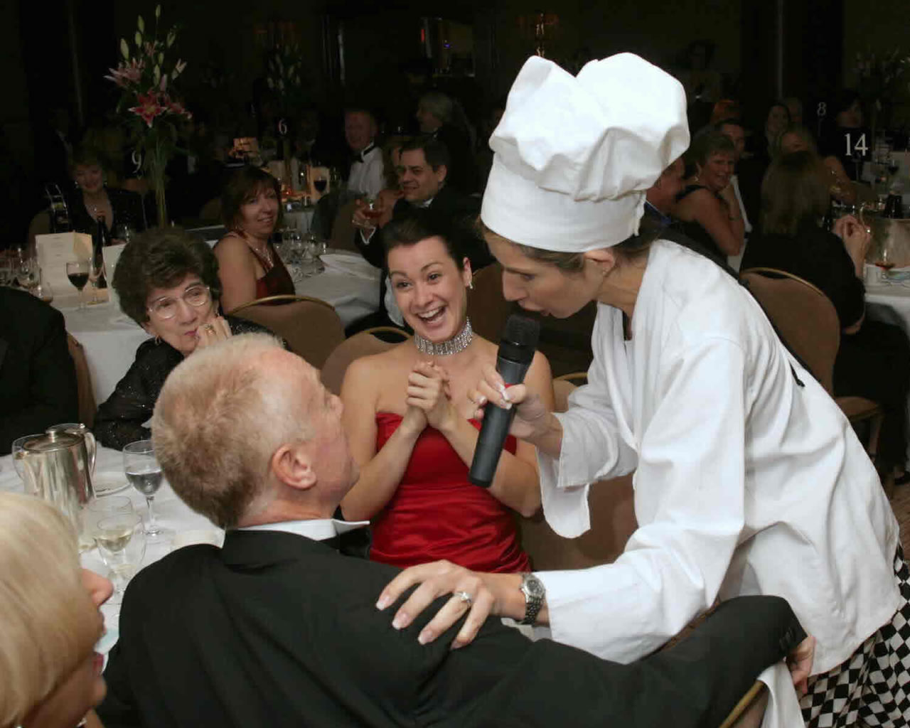What Are Singing Waiters And What Do They Do? What Are Singing Waiters And What Do They Do?